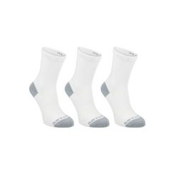 Skarpety sportowe RS160 3 pary. Niebieskie skarpetki damskie ARTENGO, bez wzorów, z bawełny. Za 14.99 zł.