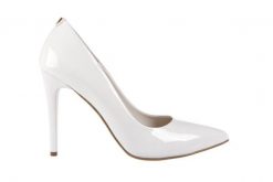 Szpilki Bayla-056 1810-685 Biały, Skóra naturalna lakierowana - 40. Białe szpilki damskie Bayla, bez wzorów, z lakierowanej skóry, bez obcasa, na szpilce, bez zapięcia. W wyprzedaży za 134.10 zł.