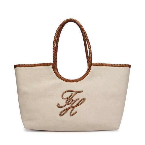 Torebka Tommy Hilfiger. Brązowe shopperki damskie Tommy Hilfiger, bez wzorów, bez dodatków. Za 505.99 zł.
