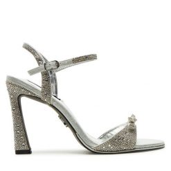Sandały Steve Madden. Szare sandały damskie Steve Madden, bez wzorów, bez obcasa, na szpilce, bez zapięcia. Za 409.99 zł.