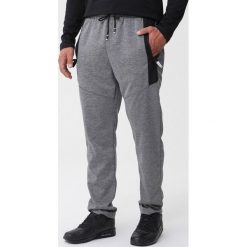 Szare Spodnie Barrage. Szare spodnie sportowe męskie Born2be, l, bez wzorów, z dzianiny, climacool (adidas). Za 49.99 zł.