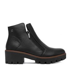 Botki Rieker. Czarne botki damskie Rieker, bez wzorów, bez obcasa, na płaskiej podeszwie, bez zapięcia. Za 429.99 zł.