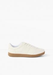 Sneakersy w stylu retro. Białe obuwie sportowe damskie bonprix, bez wzorów, bez zapięcia. Za 109.99 zł.