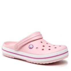 Klapki Crocs. Czerwone klapki damskie Crocs, bez wzorów, bez obcasa, bez zapięcia. Za 259.99 zł.