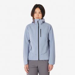 Kurtka turystyczna damska Quechua MH900 wodoodporna. Fioletowe kurtki sportowe damskie QUECHUA, m, bez wzorów, z materiału, bez ramiączek, bez kaptura, trekkingowe. Za 549.99 zł.