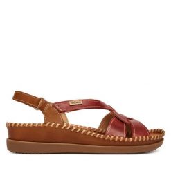 Sandały Pikolinos. Czerwone sandały damskie Pikolinos, bez wzorów, bez obcasa, na płaskiej podeszwie, bez zapięcia. Za 559.99 zł.