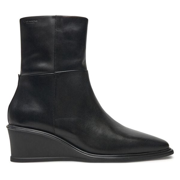 Botki Vagabond Shoemakers. Czarne botki damskie Vagabond Shoemakers, bez wzorów, bez obcasa, na koturnie, bez zapięcia. Za 479.99 zł.