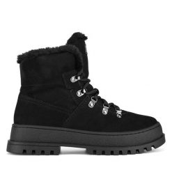 Trzewiki Lasocki. Czarne botki damskie Lasocki, bez wzorów, bez obcasa, na płaskiej podeszwie, bez zapięcia. Za 169.99 zł.