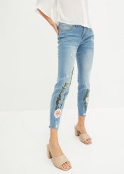 Dżinsy z haftem. Niebieskie jeansy damskie bonprix, bez wzorów, z jeansu. Za 139.99 zł.