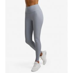 Legginsy sportowe damskie. Zielone legginsy damskie NORDICDOTS, bez wzorów, z elastanu, na jogę i pilates. Za 365.00 zł.