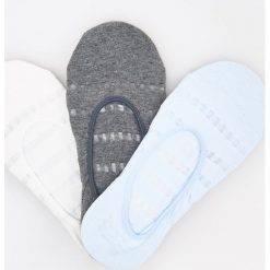 Skarpetki balerinki 3 pack - Kremowy. Białe skarpetki damskie Reserved, bez wzorów. Za 29.99 zł.