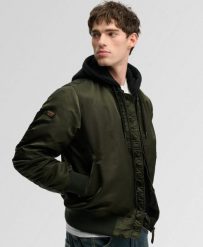 Superdry Kurtka Bomber MA1 z kapturem, lekko ocieplona – Surplus Goods Olive. Zielone kurtki męskie Superdry, l, z aplikacjami, z materiału, z kapturem. Za 393.50 zł.