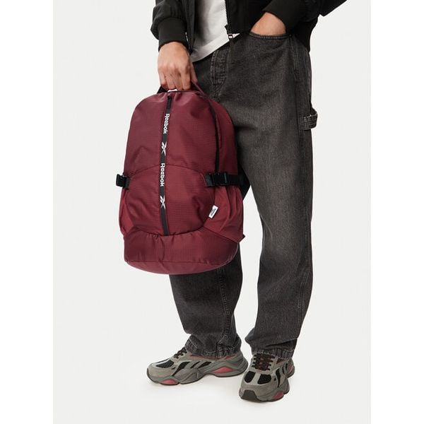 Plecak Reebok. Czerwone plecaki męskie Reebok, bez wzorów, sportowe. Za 149.99 zł.