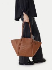 KARL LAGERFELD Torebka B1W30043 Brązowy. Brązowe shopperki damskie KARL LAGERFELD, bez wzorów, ze skóry, bez dodatków. Za 933.99 zł.