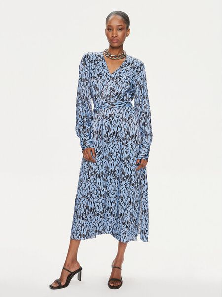 Karen by Simonsen Sukienka koszulowa Nikole 10104885 Niebieski Regular Fit. Niebieskie sukienki damskie Karen by Simonsen, bez wzorów, z wiskozy, bez kołnierzyka, bez ramiączek, koszulowe. Za 439.99 zł.