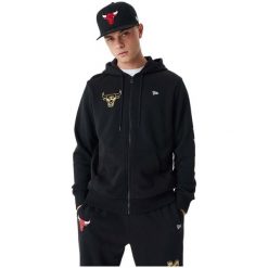 Bluza męska New Era Team Script FZ Hoody Chicago Bulls. Czarne bluzy męskie New Era, l, bez wzorów, casualowe, bez ramiączek, bez kaptura. W wyprzedaży za 267.05 zł.