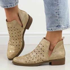 Złote jeans wiosenne ażurowe botki damskie M.Daszyński Sa62-102. Żółte botki damskie M.Daszyński, na jesień, w ażurowe wzory, z jeansu, z okrągłym noskiem, bez obcasa, na obcasie, bez zapięcia. Za 199.00 zł.