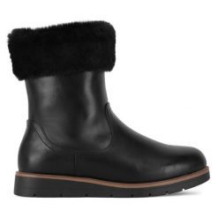 Botki Clara Barson. Czarne botki damskie Clara Barson, bez wzorów, bez obcasa, na płaskiej podeszwie, bez zapięcia. Za 159.99 zł.