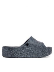Melissa Klapki Free Platform Slide 36149 Czarny. Czarne klapki damskie Melissa, bez wzorów, z tworzywa sztucznego, bez obcasa, bez zapięcia. Za 349.99 zł.