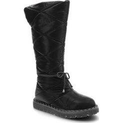Czarne Kozaki Artiker Ocieplane Buty Damskie. Czarne kozaki damskie Artiker, na jesień, bez wzorów, bez obcasa, na płaskiej podeszwie, bez zapięcia. Za 299.00 zł.