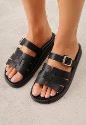 Czarne Klapki z Przekładanymi Paskami i Regulacją z Klamrą Celilye. Czarne klapki damskie Renee, na lato, bez wzorów, z koronki, boho, bez obcasa, na płaskiej podeszwie, bez zapięcia. Za 79.99 zł.