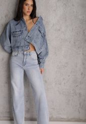 Jasnoniebieskie Jeansy Straight Leg High Waist z Bawełną Erivera. Niebieskie jeansy damskie Renee, bez wzorów, z bawełny, klasyczne, z podwyższonym stanem. Za 99.99 zł.