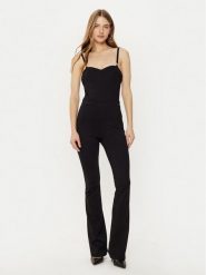 Guess Kombinezon W5RD90 KCMU2 Czarny Slim Fit. Czarne sukienki damskie Guess, xl, z aplikacjami, z wiskozy, bez kołnierzyka, bez ramiączek. Za 339.99 zł.