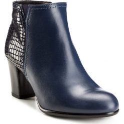 Buty damskie. Niebieskie botki damskie Wittchen, bez wzorów, z materiału, eleganckie, bez obcasa, bez zapięcia. W wyprzedaży za 299.90 zł.