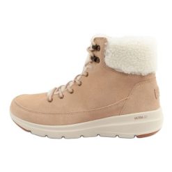 Buty Skechers Glacial Ultra-Woodlands 16677/SND beżowy. Brązowe botki damskie na zimę, bez wzorów, z materiału, eleganckie, bez obcasa, bez zapięcia. Za 432.01 zł.