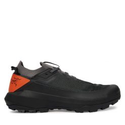 Trekkingi Arc'teryx. Czarne buty zimowe męskie Arc'teryx, bez wzorów, bez obcasa, bez zapięcia. Za 1,099.00 zł.