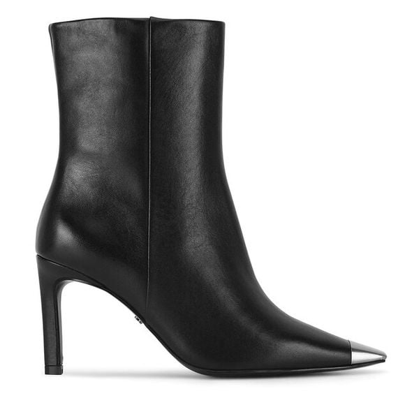 Botki GINO ROSSI. Czarne botki damskie Gino Rossi, bez wzorów, bez obcasa, na szpilce, bez zapięcia. Za 399.99 zł.