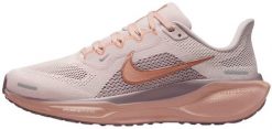 Buty Nike WMNS AIR ZOOM PEGASUS 41 (FD2723 604) 40. Obuwie sportowe damskie Nike, bez wzorów, bez zapięcia. Za 840.34 zł.