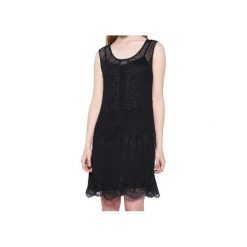 Desigual Sukienka damska Vest Bernice 17WWVK69 2000 (rozmiar XS). Spódnice damskie Desigual, xs, bez wzorów, z koronki, bez kołnierzyka, bez ramiączek. W wyprzedaży za 272.00 zł.
