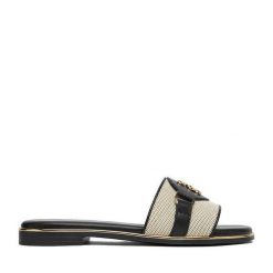 Klapki Nine West. Czarne klapki damskie Nine West, bez wzorów, bez obcasa, bez zapięcia. Za 159.99 zł.