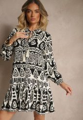 Czarna Rozkloszowana Sukienka z Wiskozy w Etniczny Print z Wiązaniem z Frędzlami Ravpio. Czarne sukienki damskie Renee, na spotkanie biznesowe, l, bez wzorów, z wiskozy, eleganckie, bez kołnierzyka, bez ramiączek, mini, rozkloszowane. Za 84.99 zł.