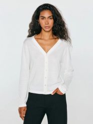 Kardigan damski biały camiliana 100. Białe kardigany damskie BIG STAR, l, bez wzorów, z bawełny, klasyczne, bez kołnierzyka. Za 159.99 zł.