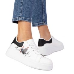 Biało-czarne sneakersy trampki sportowe damskie z nadrukiem białe. Białe trampki i tenisówki damskie bez wzorów, z materiału, przed kostkę, bez zapięcia. Za 84.03 zł.