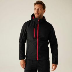 Męska 3-warstwowa kurtka softshell z kapturem Venturer z nadrukiem. Czarne kurtki sportowe męskie Regatta, na zimę, m, bez wzorów, z softshellu, z kapturem, trekkingowe. Za 269.99 zł.