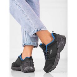 Buty trekkingowe damskie DK czarno niebieskie czarne. Czarne obuwie trekkingowe damskie z materiału, bez zapięcia. Za 197.04 zł.