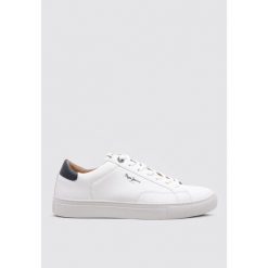 Buty sportowe Pepe Jeans białe wygodne. Białe buty sportowe męskie Pepe Jeans, na lato, bez wzorów, z jeansu, bez zapięcia. Za 239.99 zł.