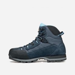 Damskie buty turystyczne Garmont Lagorai II GTX. Niebieskie obuwie trekkingowe damskie Garmont, z zamszu, bez zapięcia. Za 843.50 zł.