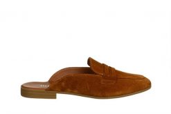 Klapki Bayla-161 022 3410 Coconut Suede 161682, Brązowy, Skóra naturalna. Brązowe klapki damskie Bayla, na lato, bez wzorów, z materiału, biznesowe, bez obcasa, na płaskiej podeszwie, bez zapięcia. W wyprzedaży za 199.00 zł.