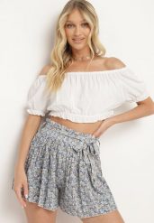 Niebieskie Szerokie Szorty Plisowane z Wysokim Stanem z Gumką w Pasie i Materiałowym Paskiem Cersefia. Niebieskie szorty damskie Born2be, bez wzorów, z materiału, eleganckie, z podwyższonym stanem. Za 29.99 zł.