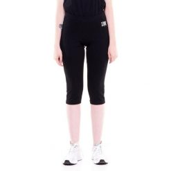 Podstawowe, krótkie legginsy damskie. Czarne legginsy damskie LEONE 1947 APPAREL, bez wzorów, z tkaniny. Za 155.77 zł.