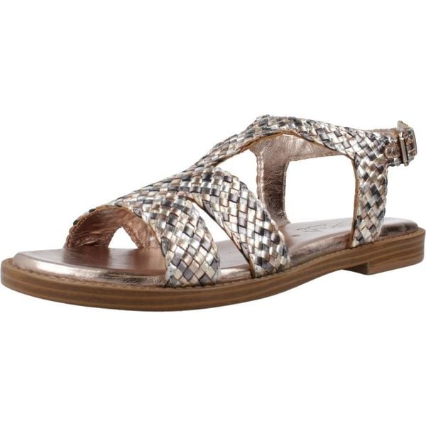 Sandały CARMELA 162199C Brąz. Brązowe sandały damskie Carmela, bez wzorów, ze skóry, bez obcasa, bez zapięcia. Za 293.99 zł.