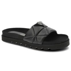 Czarne Klapki Karino Modne Skórzane Buty. Czarne klapki damskie Karino, bez wzorów, ze skóry, bez obcasa, bez zapięcia. Za 215.00 zł.