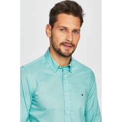 Tommy Hilfiger - Koszula. Zielone koszule męskie Tommy Hilfiger, m, bez wzorów, z bawełny, casualowe, bez kołnierzyka, bez ramiączek. W wyprzedaży za 199.90 zł.