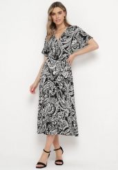 Czarna Sukienka W stylu Boho z Gumką w Pasie i Chwostami Wornima. Czarne sukienki damskie Born2be, l, bez wzorów, boho, bez kołnierzyka, bez ramiączek, midi. Za 79.99 zł.