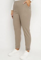 Ciemnobeżowe Spodnie z Wiskozą z Gumką w Talii i Aplikacjami przy Nogawkach Stellorie. Brązowe spodnie materiałowe damskie Born2be, z aplikacjami, z jeansu, eleganckie, plus size. Za 64.99 zł.