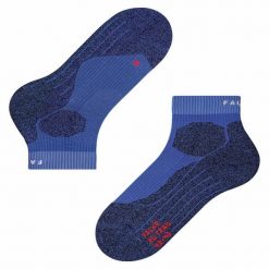 Nisko wycięte skarpetki Falke RU Trail. Niebieskie skarpety męskie Falke, bez wzorów, z elastanu. Za 153.00 zł.